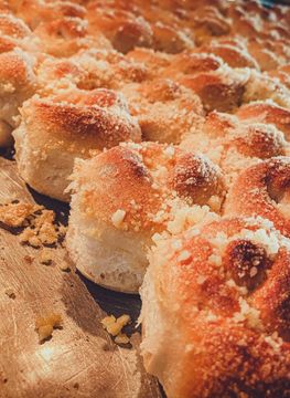 Garlic knots from Amore